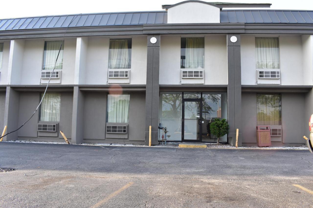 Days Inn Melrose Park/O'Hare South Экстерьер фото